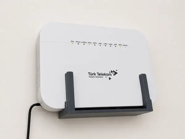 Universal Router / Modem / ONT Wall Mount – Up to 180 × 32 mm