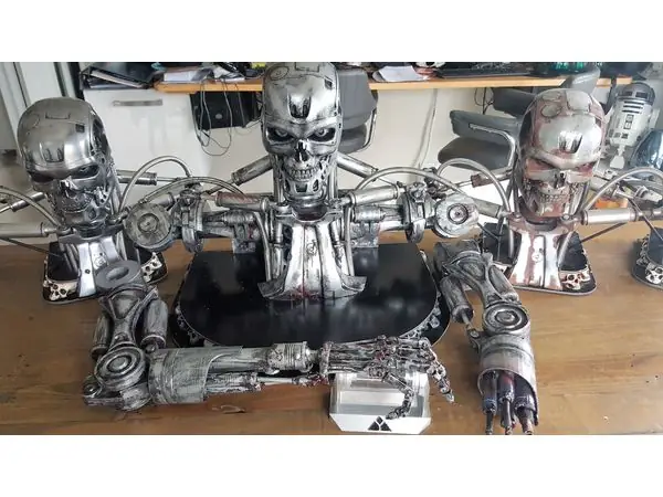 Terminator T800 Split Shoulders "Bust Concept"