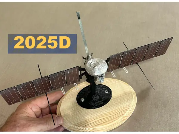Europa Clipper Scale Model version 2025D
