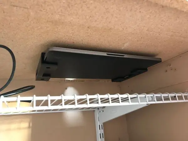 MacBook Pro 2016-2017 Under table or wall rack