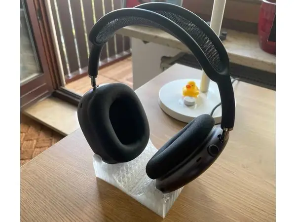 AirPods Max charge stand