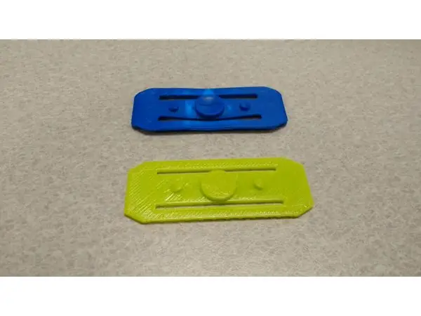 Hotwheels track coupler