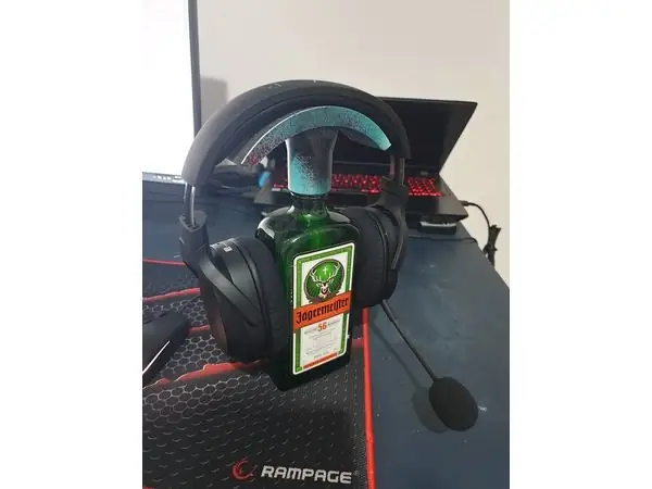headphone stand bottle