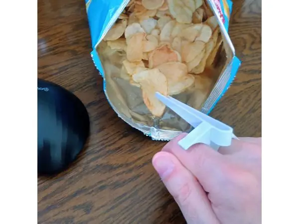 Gaming Chips Tong