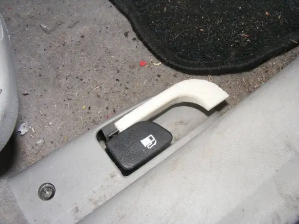 Hyundai Accent 2007 boot release lever
