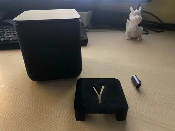 Ikea Mosslanda stand for Yandex Midi