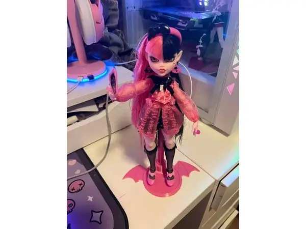 Monster High Doll Stand Remix