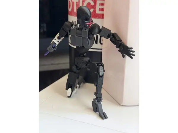 ROOK Runner Frame - Poseable Figure (Dummy 13)