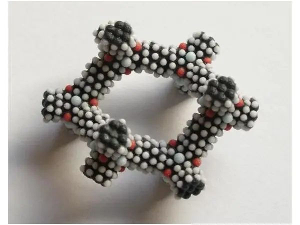 DMSE-Tetrapod ("crystolecule")