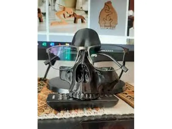 Goth Skull Glasses Holder