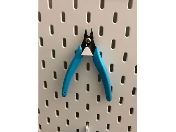 Skadis wire snip holder