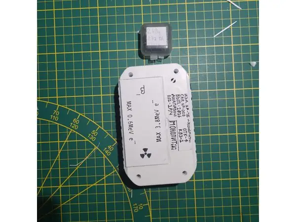 Joy-IT RAD01/FNIRSI GC-01 backcase with variable removable beta filter.