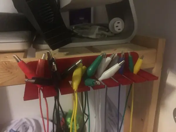 Test Lead Holder