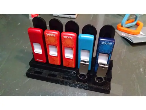 Stepped USB Flash Drive Holder