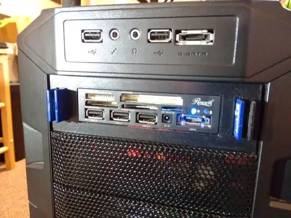 PC Case 3.5 to 5.25 Drive Bay Adapter with SD Card Storage!