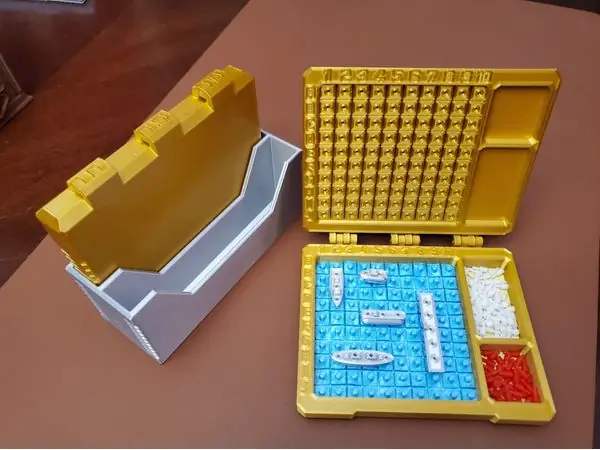 Battleship Game with Storage Case: English & Cyrillic