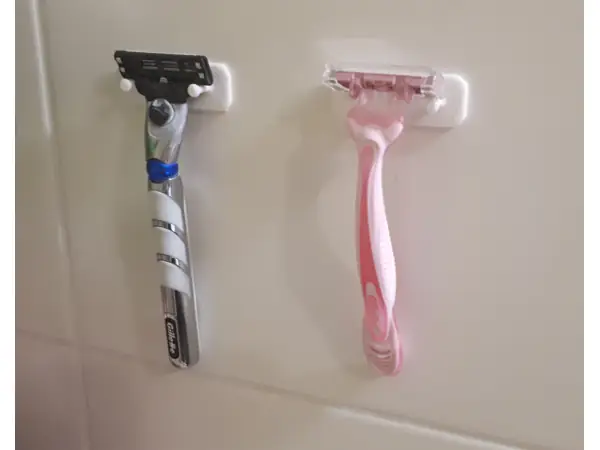 Razor holder
