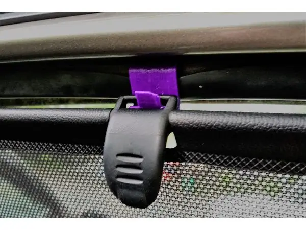 Sunshade holder for Renault Megane or Fluence v.1.1