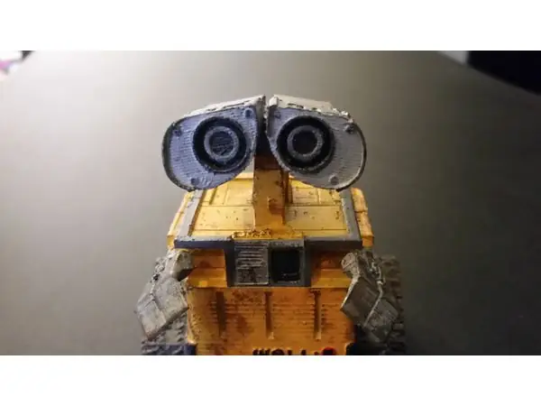Wall-E Figure