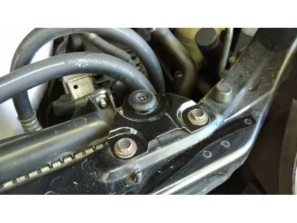 5th generation Honda Prelude upper radiator bushing