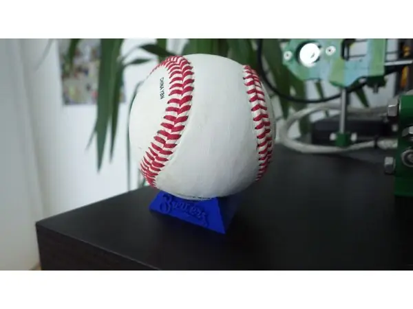 Triangular Baseball Display