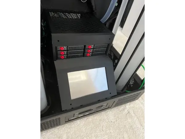 Thermaltake Tower 900 custom central console with display