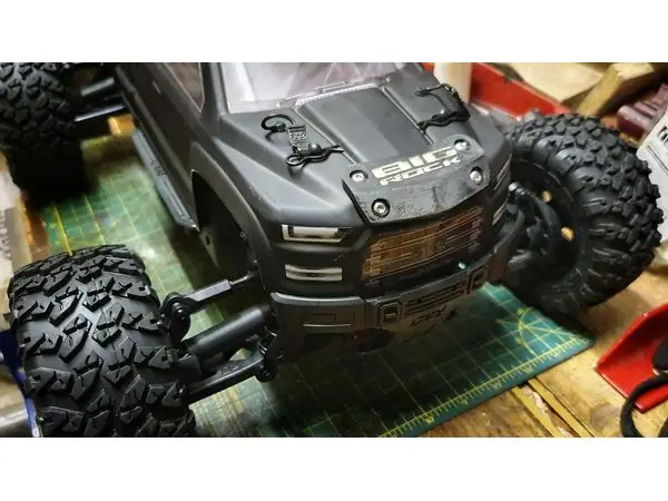 ARRMA Big Rock Hood protection