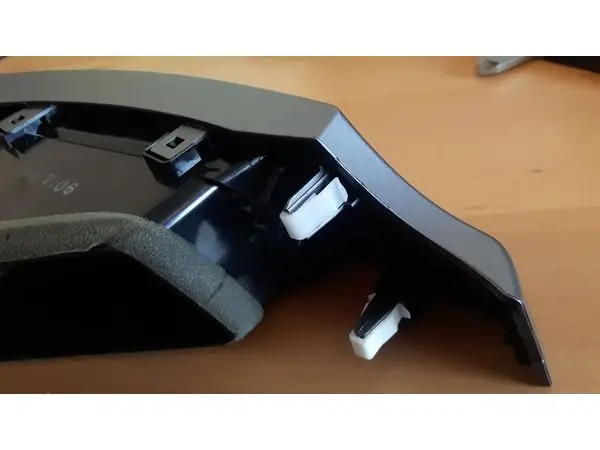 Vent clip (4007 / Outlander / ASX)