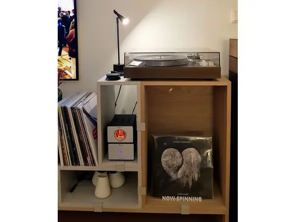 Now Spinning record stand
