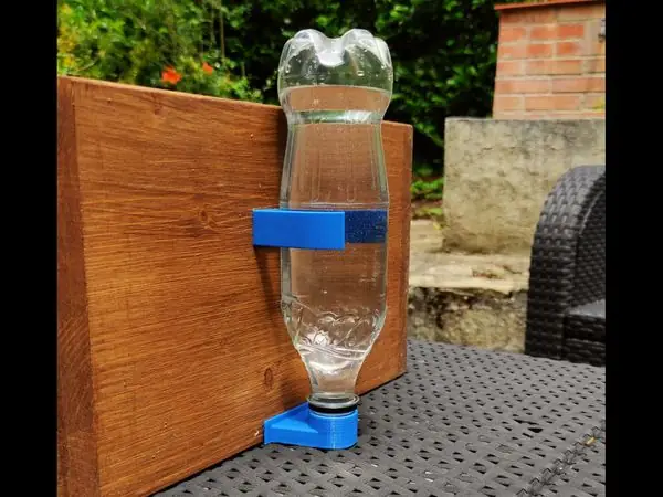 External Bee Feeder with Bottle Holder