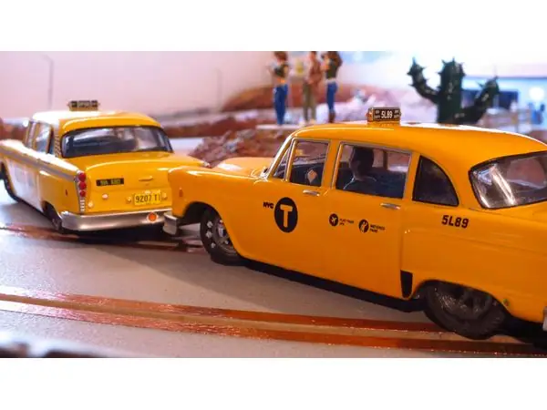 WackelDackel_Chassis for 1/43 CheckerTaxi