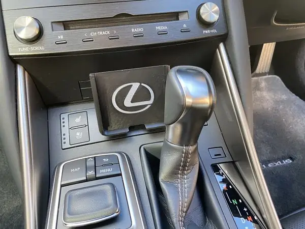 iPhone 11 Pro Max holder/mount for Lexus IS 300 (XE30, 2013+)