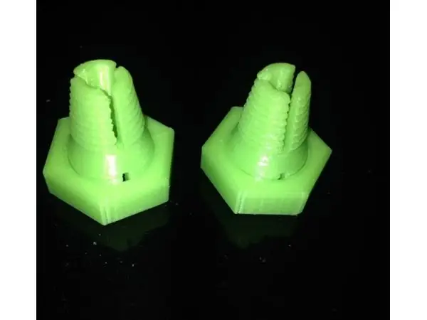 Selfcentering Z Coupler