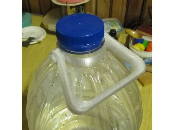 Handle for 5 liter bottle