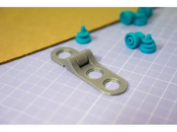 Makedo-Hinge for Cardboard