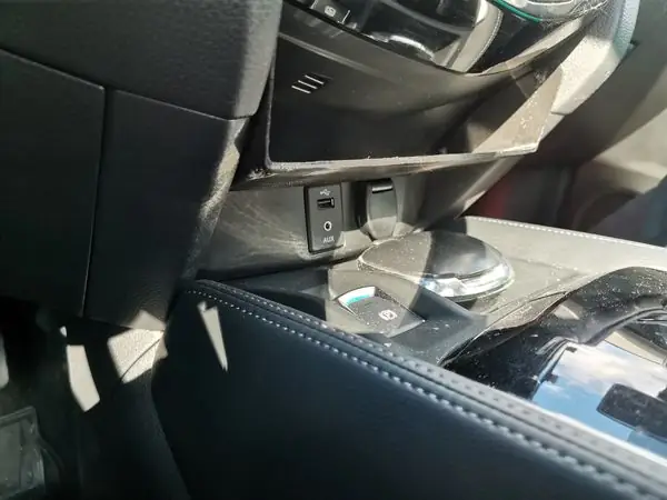 Nissan X-trail T32 shelf under climate
