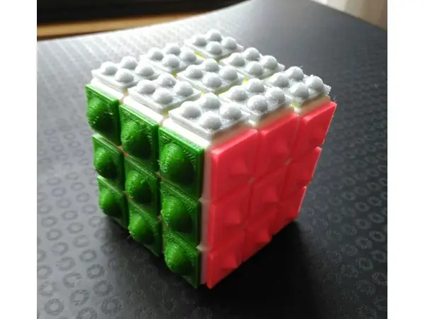 Cubo Rubik adaptado/ Rubik Cube with relief