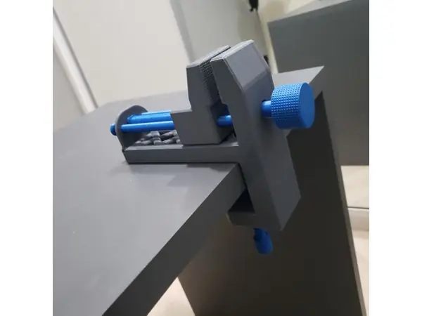 BENCH VICE - MOLDING LATHE