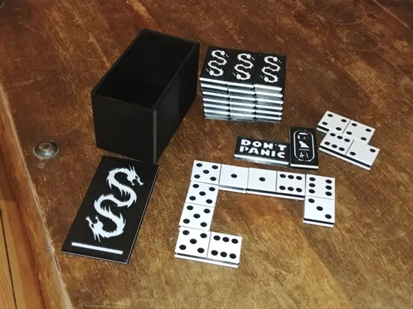 Domino set