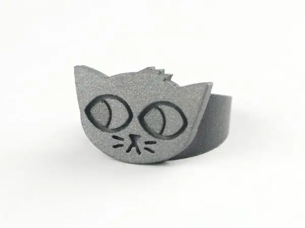 Night in the Woods - Mae Ring