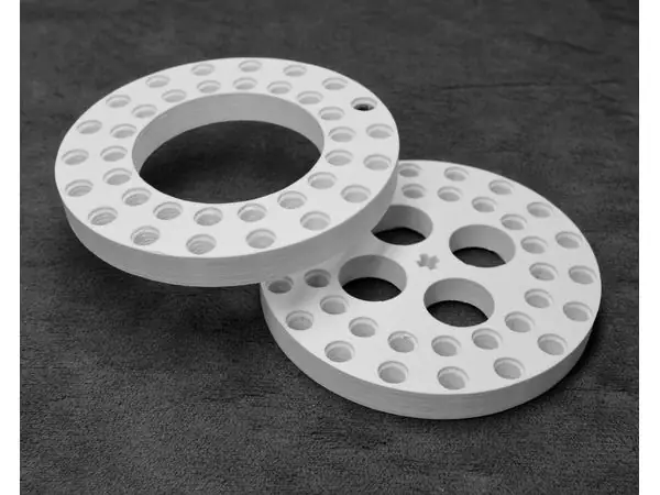 Customizable LEGO Technic Hub