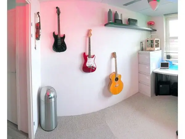 Guitar wall bracket