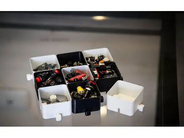 Snappy boxes