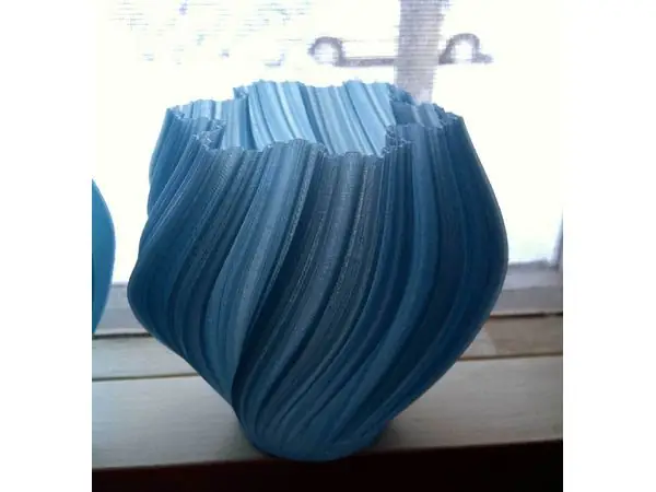 Yet More Twisting Kochflake Vases