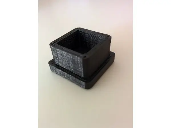 Pipe plug square profile