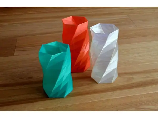 Twisted 6-sided Vase Basic