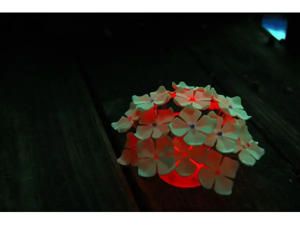 Hydrangea Portable LED Lamp