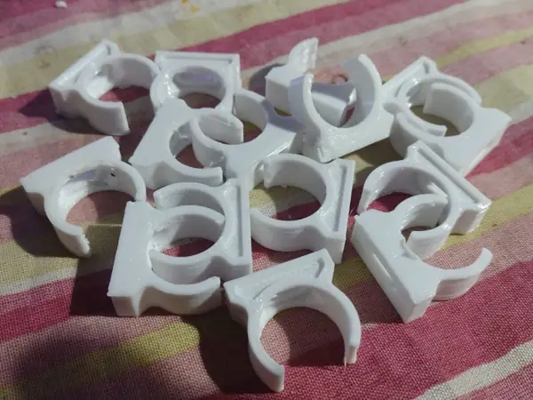 Grampa para caño de pvc de 20mm