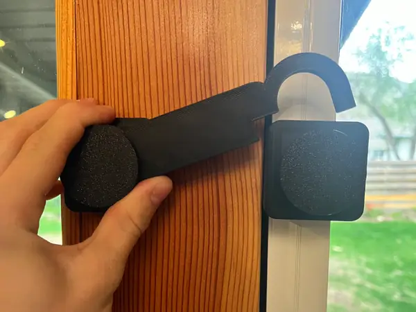 Door latch/lock