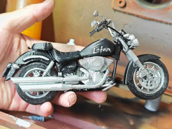 力帆V16摩托车1/12模型分件版